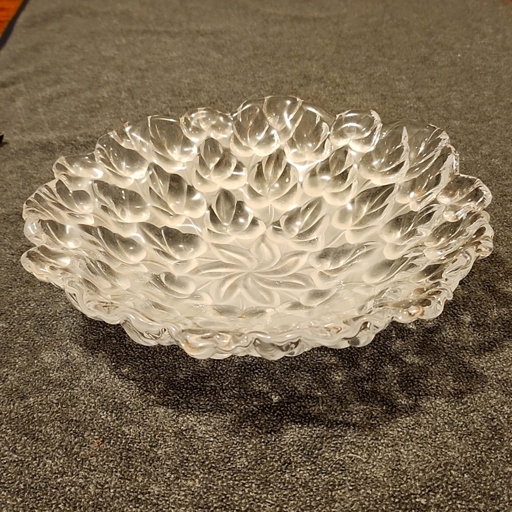 Orrefors Kostaboda frosted Ivy leaf serving bowl